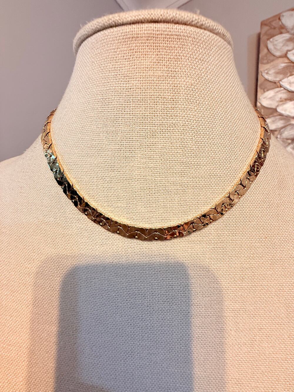 Vintage Gold Tone Hammered Collar Necklace 16”